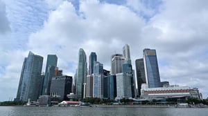 Singapore’s Economy Outpaces Forecasts with 4% Growth