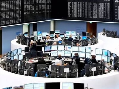 DAX Pushes Higher as Trade Talks Ease Tariff Jitters