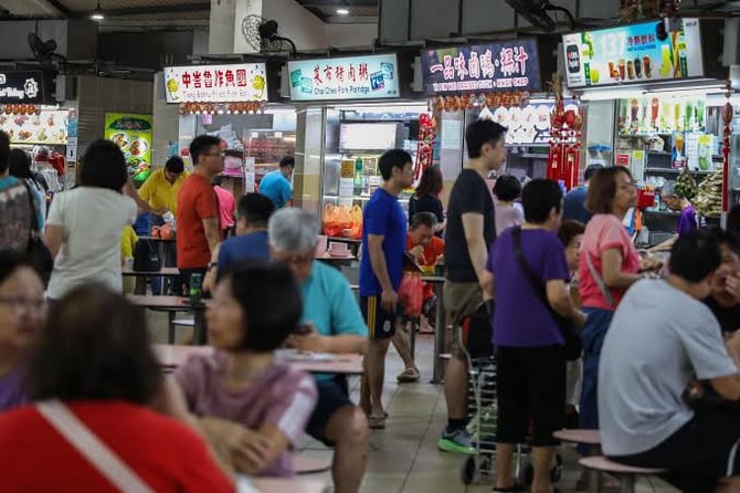 Singapore Inflation Stays Low, Opening Door for Policy Shift