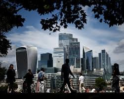 UK Growth Slows but Beats Expectations in Tough Global Climate