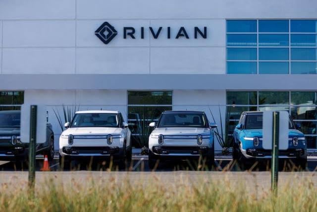 Rivian and Lucid Stocks Tumble Amid Disappointing Earnings