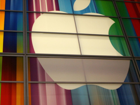 Apple Sales Show Large Quarterly Fall