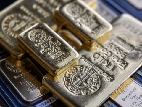 Gold, Cash and Bitcoin Receive Massive Boost from Banking Crisis