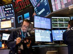 US Stocks Rally as Omicron Fears Recede