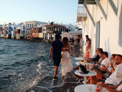 Turkish Tourists Flock to Greece Amid Rising Inflation