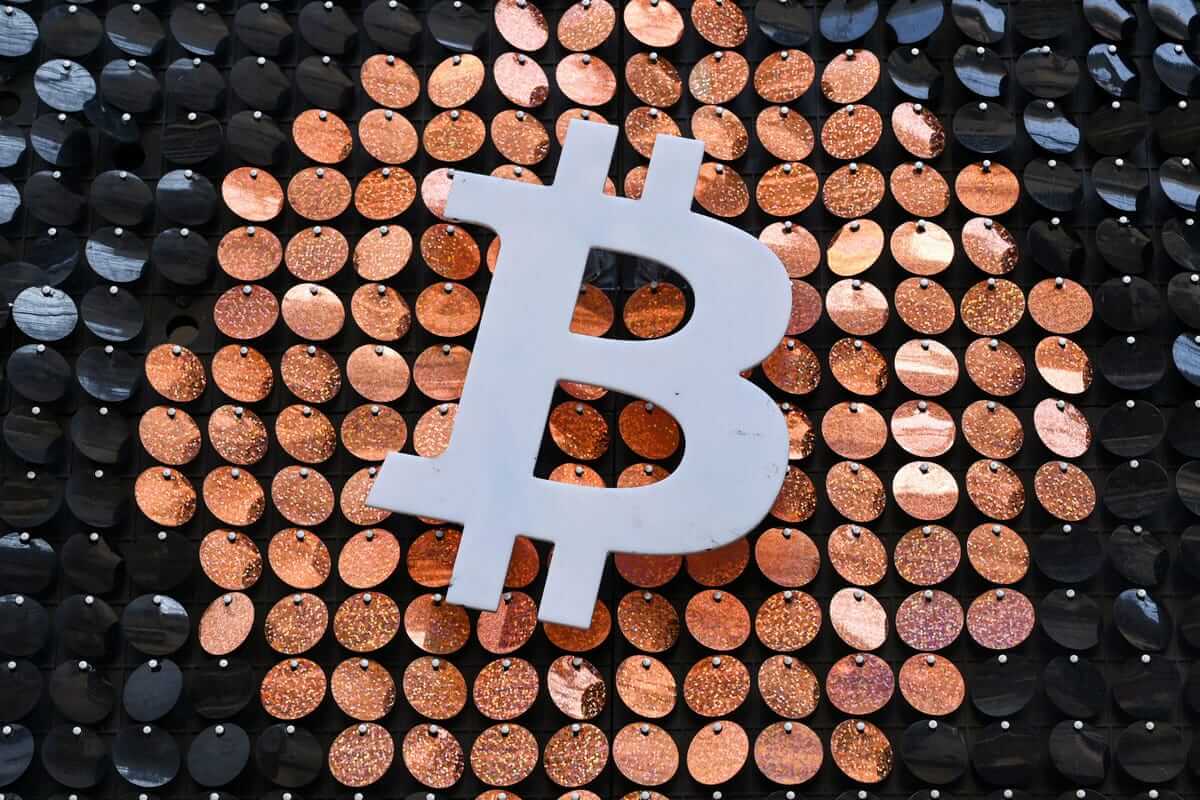 Bitcoin Creeps Above $23,000 afterPowell Says Inflation Is Cooling