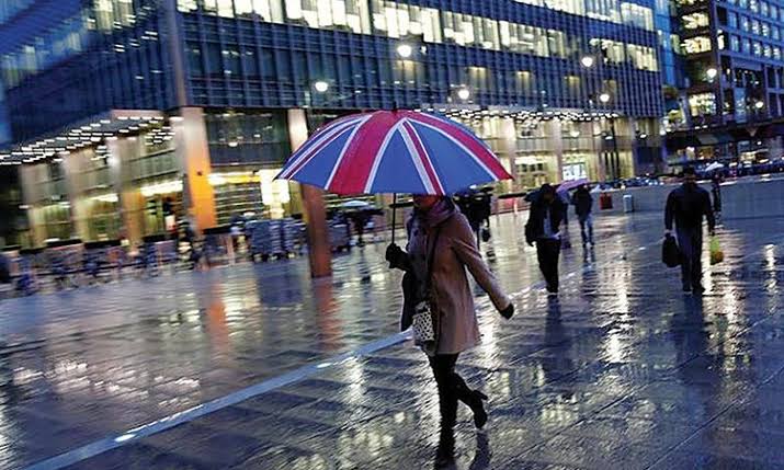 UK Economy Enters Recession Ahead of Elections