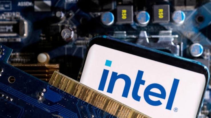 Intel Releases New AI Chip to Challenge Nvidia and AMD