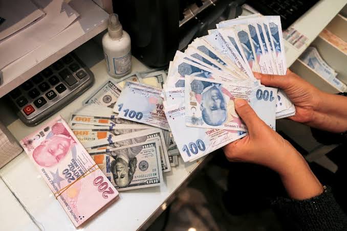 Turkey Makes Policy About Turn as Lira Plunges