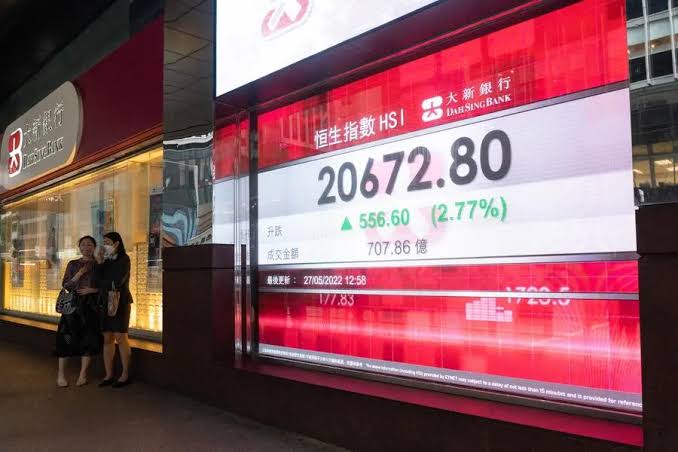 Hong Kong Stocks Falter on Concerns Over Chinese Banks