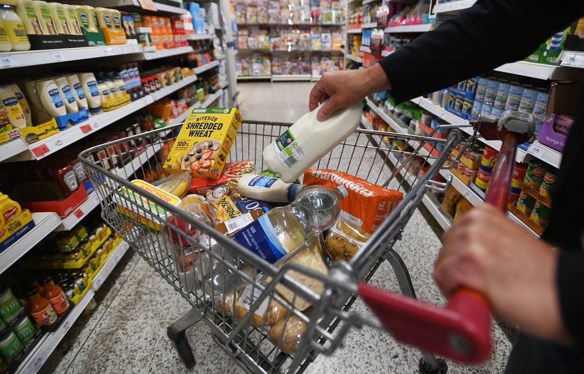 UK Inflation Falls But Remains High