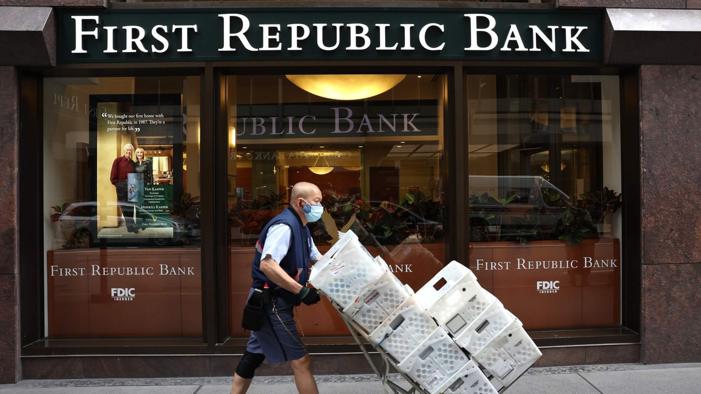 JPMorgan Chase to Take Over Failed First Republic Bank’s Assets