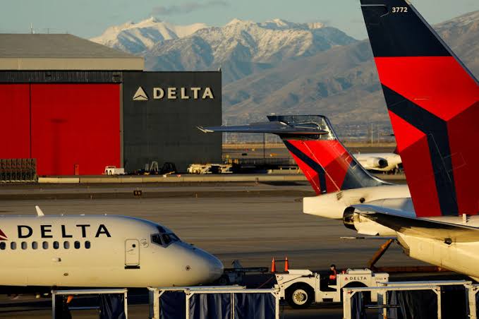 Delta's Shares Dip Amid Competitive Fare Reductions